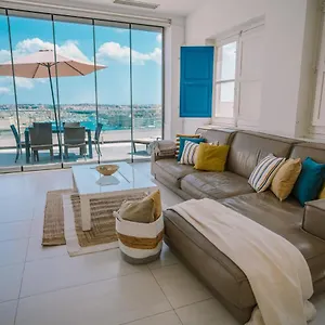 https://valletta-dream-penthouse.hotelssaintjulians.com